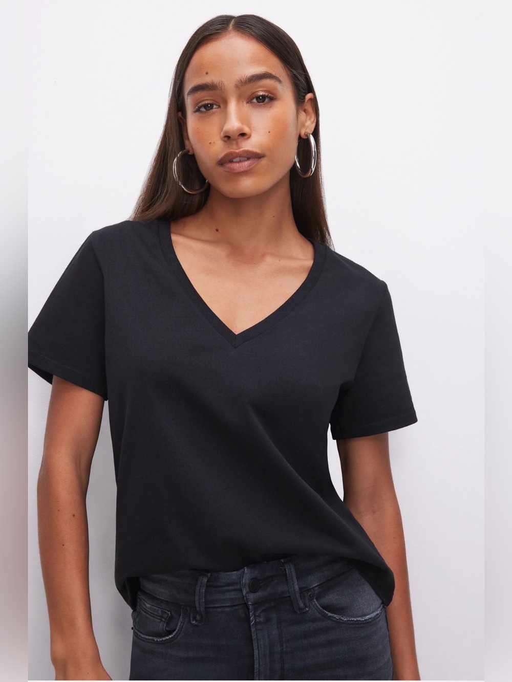 Good American Black V-Neck Short Sleeve Tee